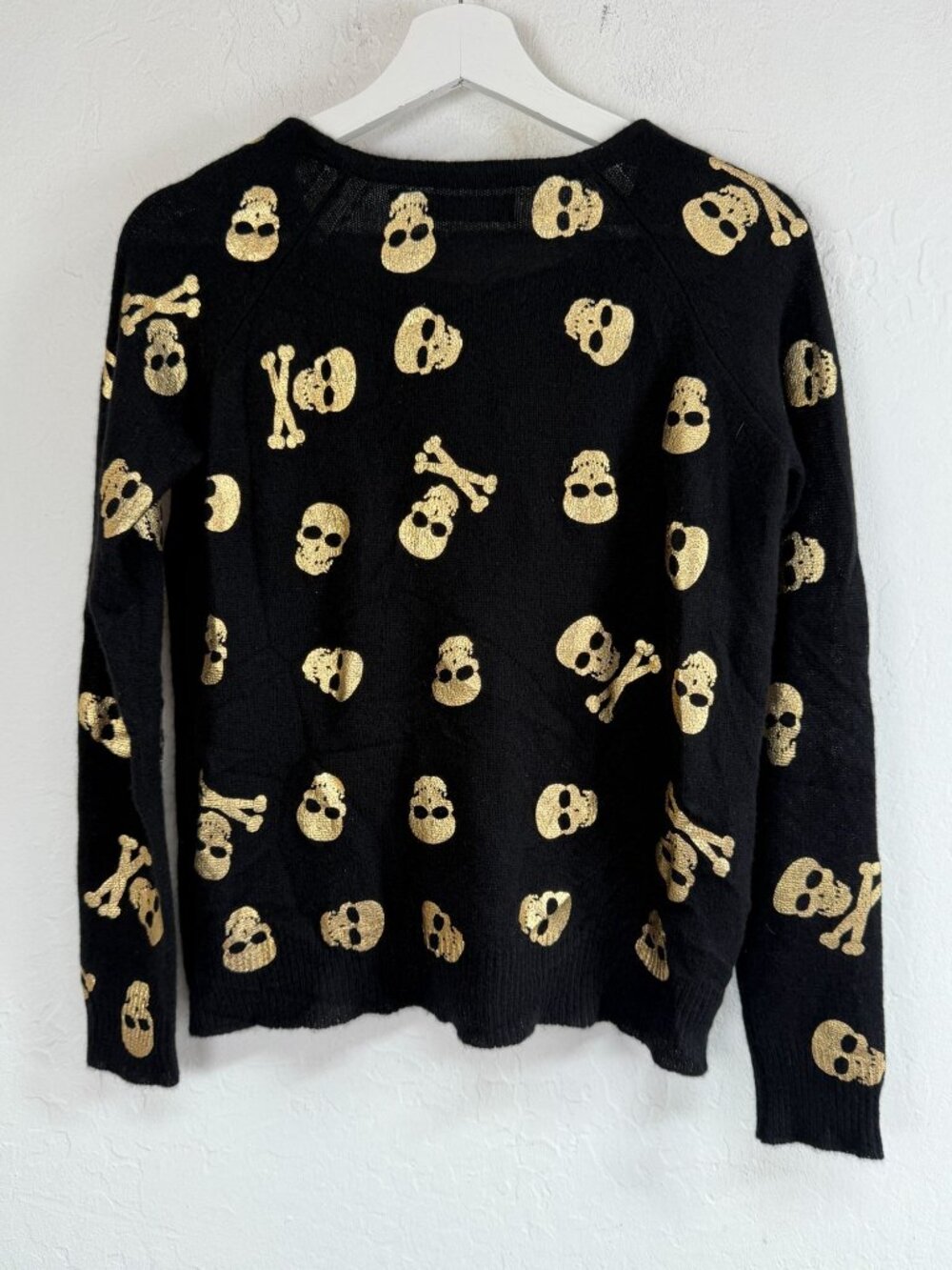 Saks Fifth Avenue Womens 100% Cashmere Gold Metallic Skull Sweater Size S/P - Picture 2 of 7